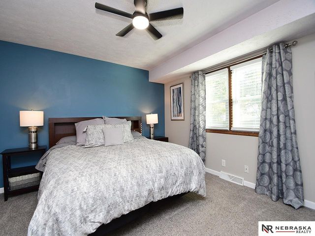 808 Chisholm Trail, Papillion, NE 68046