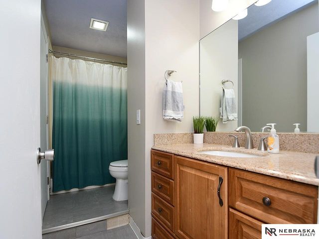 808 Chisholm Trail, Papillion, NE 68046