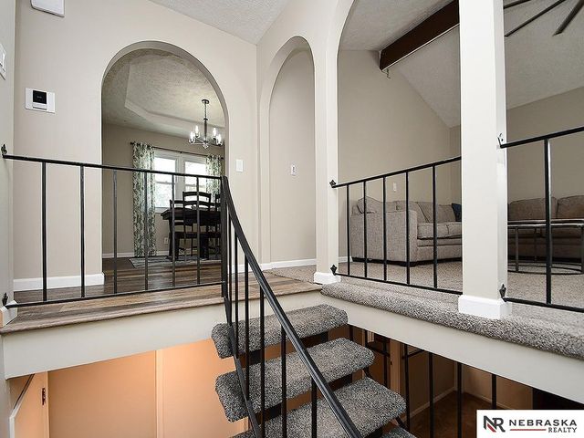 808 Chisholm Trail, Papillion, NE 68046