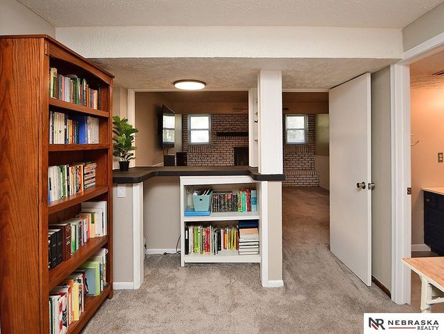 808 Chisholm Trail, Papillion, NE 68046