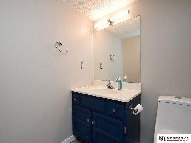 808 Chisholm Trail, Papillion, NE 68046