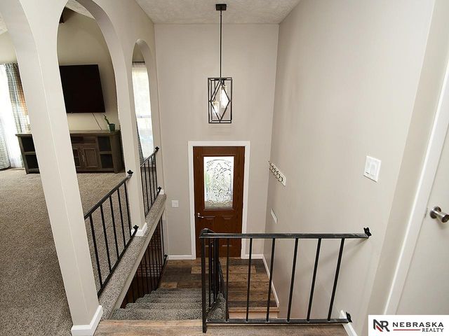 808 Chisholm Trail, Papillion, NE 68046