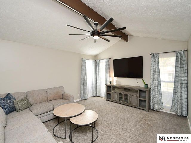 808 Chisholm Trail, Papillion, NE 68046