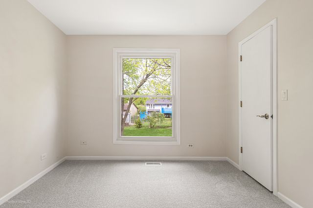 1424 FARRINGTON Lane, Aurora, IL 60504