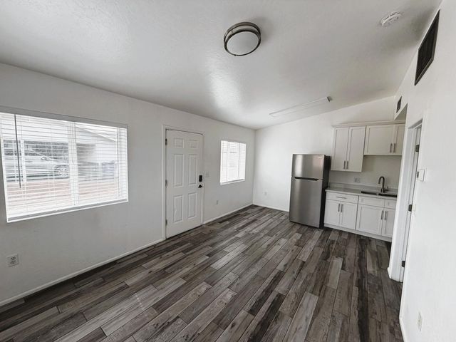 290 N Hamilton Street Apt 4, Chandler, AZ 85225