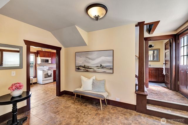 250 SE Andrews Street, Issaquah, WA 98027