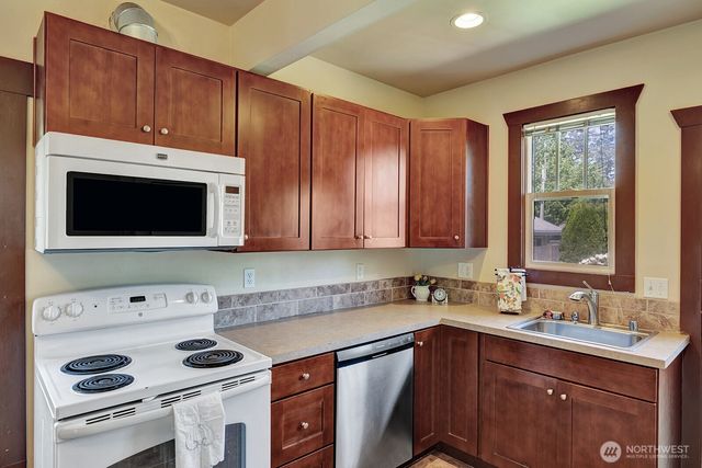 250 SE Andrews Street, Issaquah, WA 98027