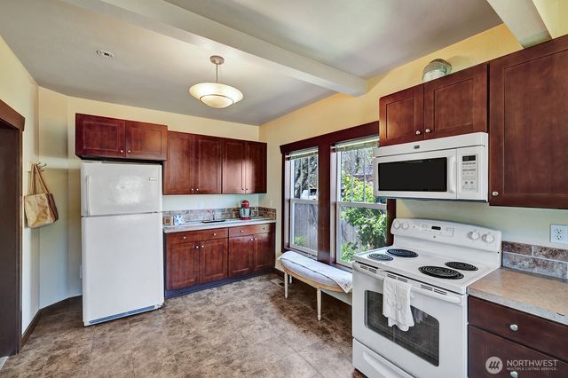 250 SE Andrews Street, Issaquah, WA 98027