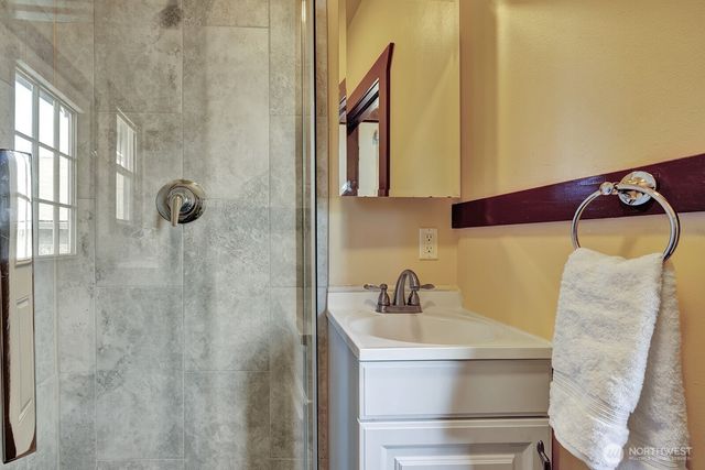 250 SE Andrews Street, Issaquah, WA 98027