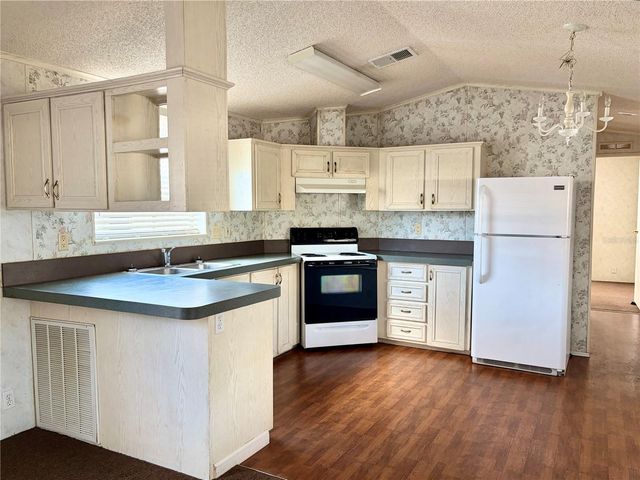 1 BERNIE HILL COURT, Winter Haven, FL 33880