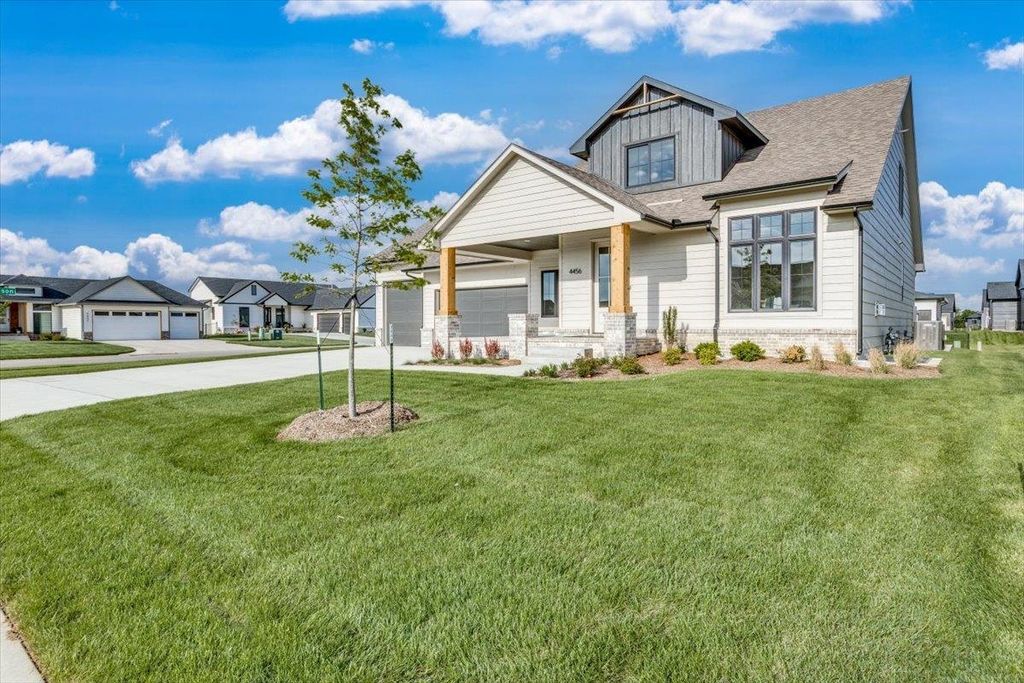 4456 N Bluestem St, Maize, KS 67101