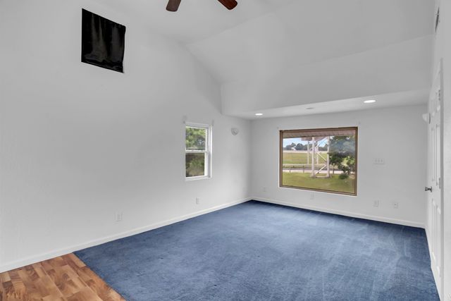 841 W Hendryx St, Wichita, KS 67213