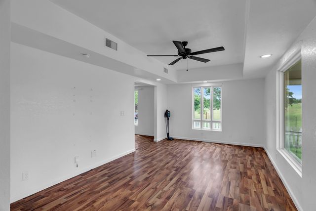 841 W Hendryx St, Wichita, KS 67213