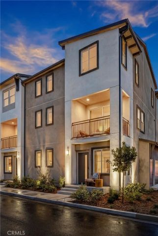 12820 Cyan Ct. 50, Hawthorne, CA 90250