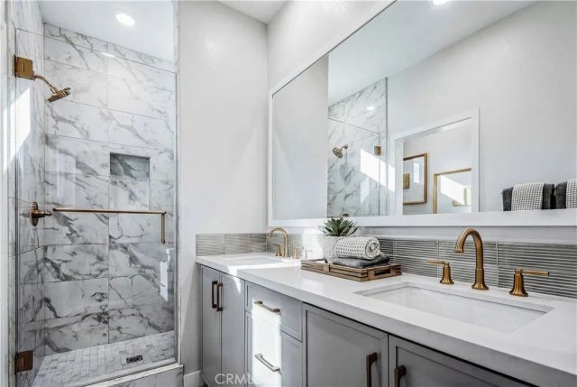 12820 Cyan Ct. 50, Hawthorne, CA 90250