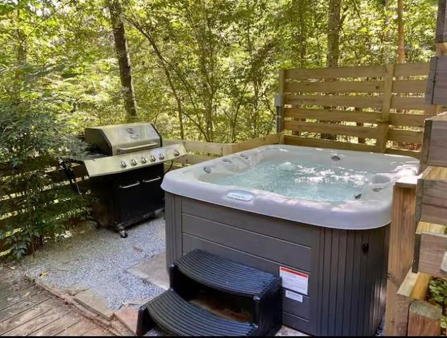 136 Bob Edwards Drive, Dahlonega, GA 30533