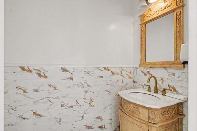 19375 Harmony Avenue, Rogers, MN 55374