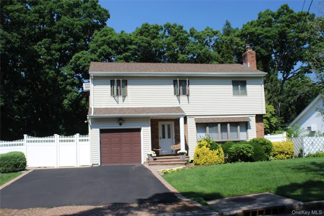 15 Hanley Avenue, Melville, NY 11747