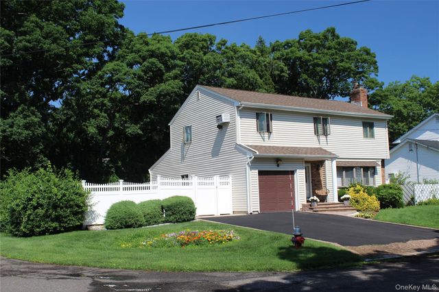 15 Hanley Avenue, Melville, NY 11747