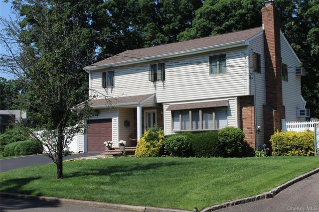 15 Hanley Avenue, Melville, NY 11747