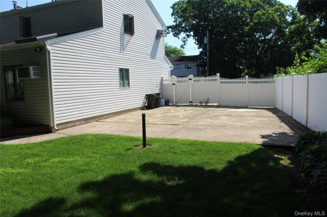 15 Hanley Avenue, Melville, NY 11747