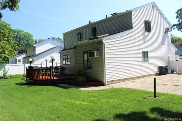 15 Hanley Avenue, Melville, NY 11747