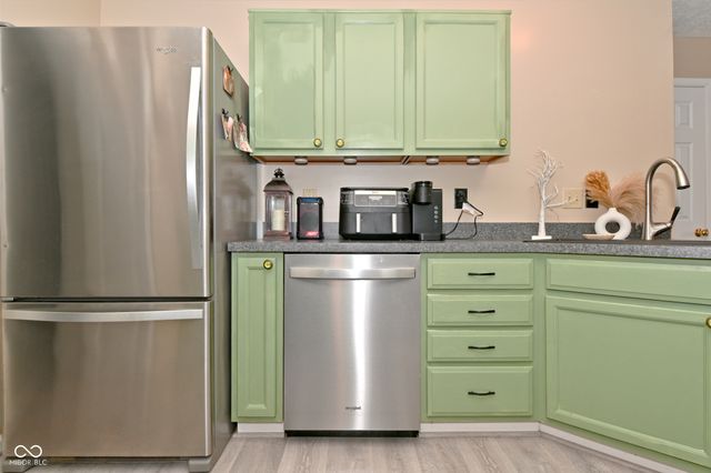 578 Pine Lake Drive, Greenwood, IN 46143
