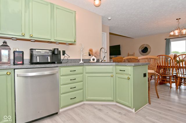 578 Pine Lake Drive, Greenwood, IN 46143