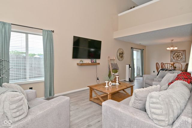 578 Pine Lake Drive, Greenwood, IN 46143