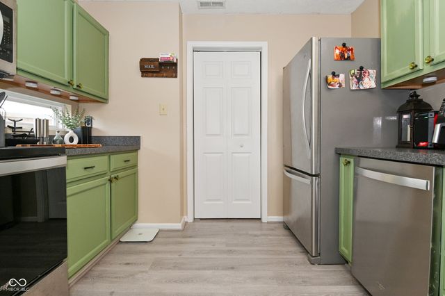 578 Pine Lake Drive, Greenwood, IN 46143
