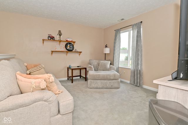 578 Pine Lake Drive, Greenwood, IN 46143