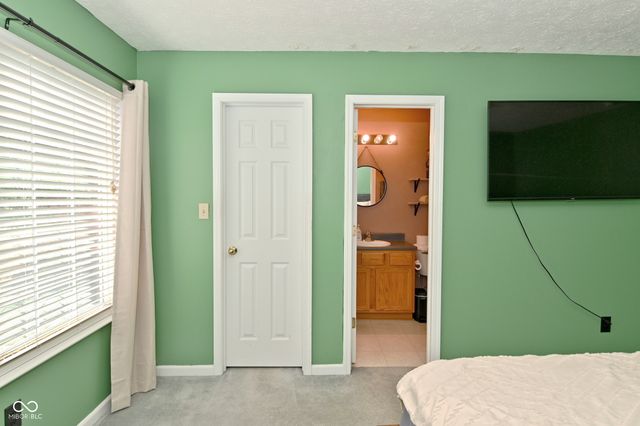 578 Pine Lake Drive, Greenwood, IN 46143