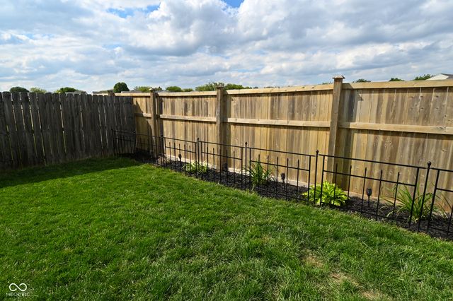 578 Pine Lake Drive, Greenwood, IN 46143