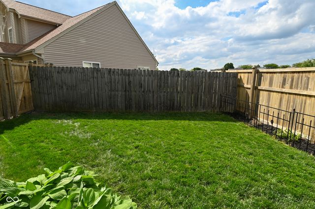 578 Pine Lake Drive, Greenwood, IN 46143