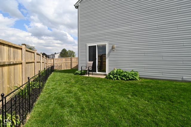 578 Pine Lake Drive, Greenwood, IN 46143
