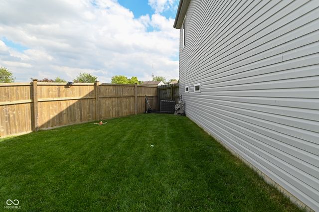 578 Pine Lake Drive, Greenwood, IN 46143