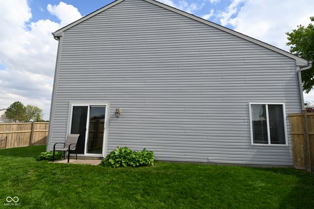 578 Pine Lake Drive, Greenwood, IN 46143