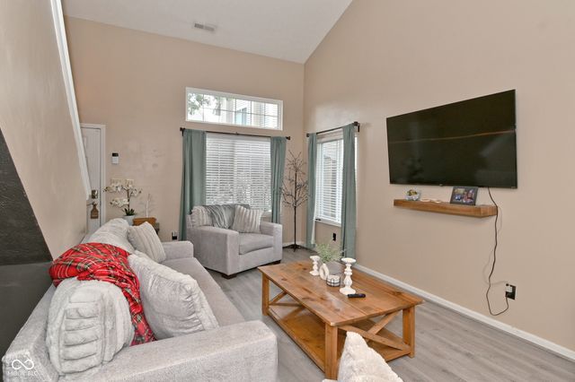 578 Pine Lake Drive, Greenwood, IN 46143