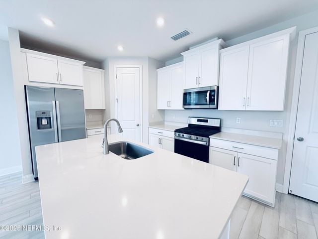 14161 SEA WAVE Lane, Jacksonville, FL 32224