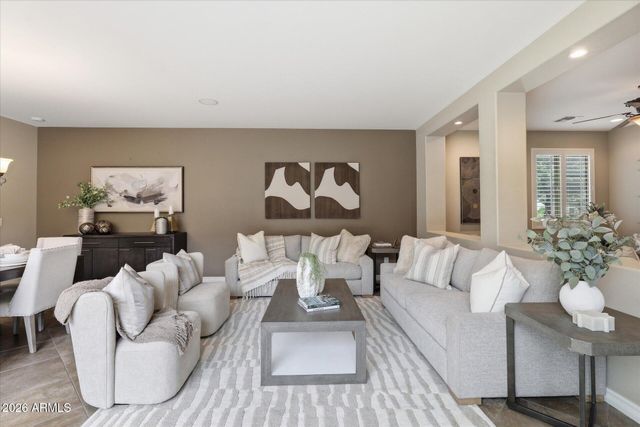 2471 E PENEDES Drive, Gilbert, AZ 85298