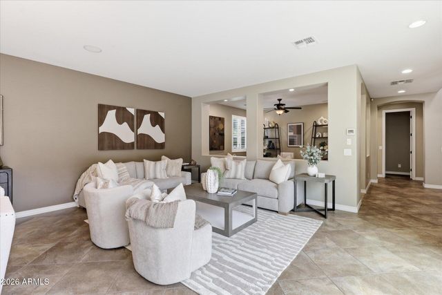 2471 E PENEDES Drive, Gilbert, AZ 85298