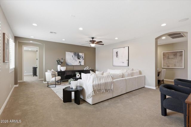 2471 E PENEDES Drive, Gilbert, AZ 85298