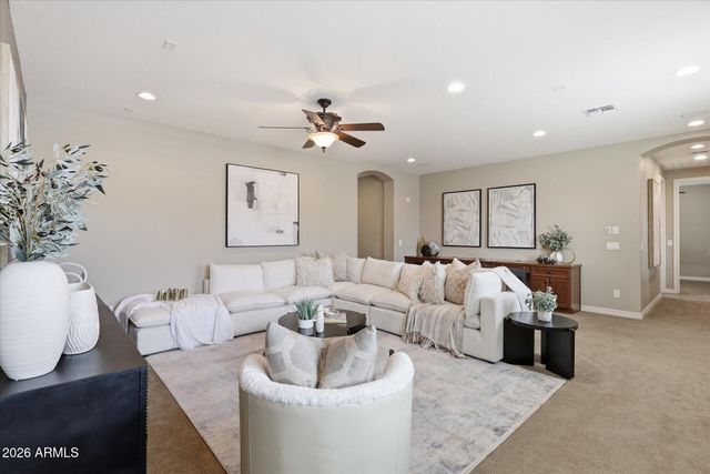 2471 E PENEDES Drive, Gilbert, AZ 85298