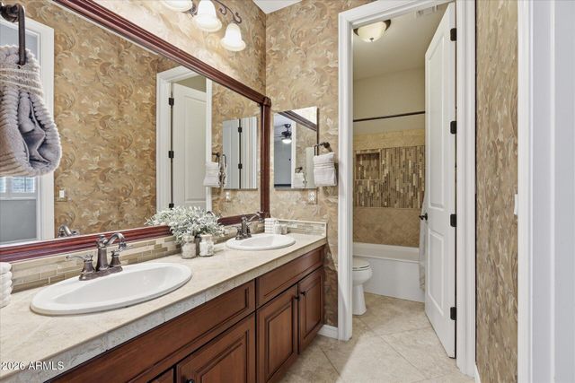 2471 E PENEDES Drive, Gilbert, AZ 85298