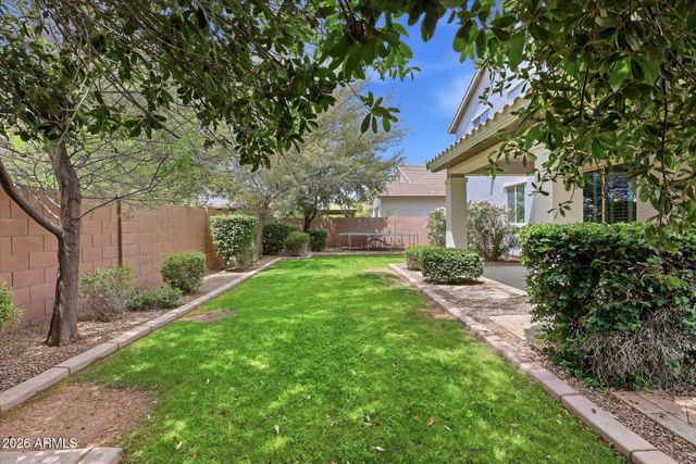 2471 E PENEDES Drive, Gilbert, AZ 85298