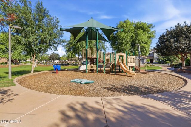 2471 E PENEDES Drive, Gilbert, AZ 85298