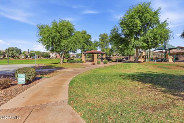 2471 E PENEDES Drive, Gilbert, AZ 85298