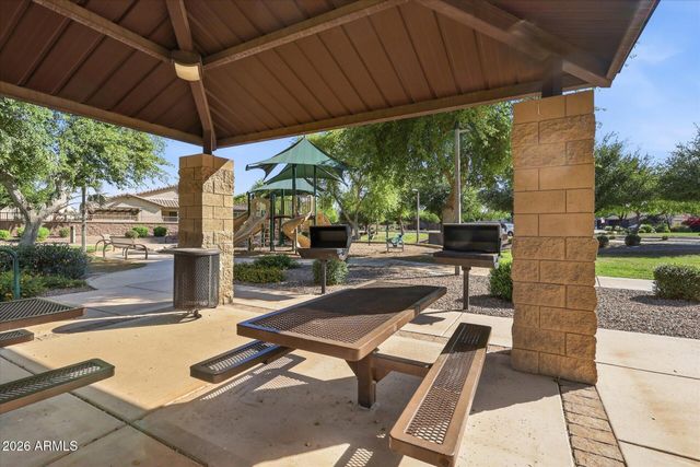 2471 E PENEDES Drive, Gilbert, AZ 85298
