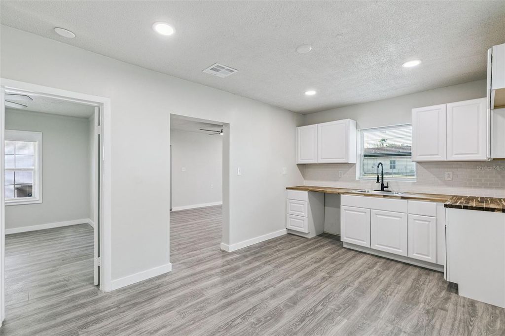 Image 11 of property listing at 5419 OLD CHENEY HIGHWAY, Orlando, FL 32807
