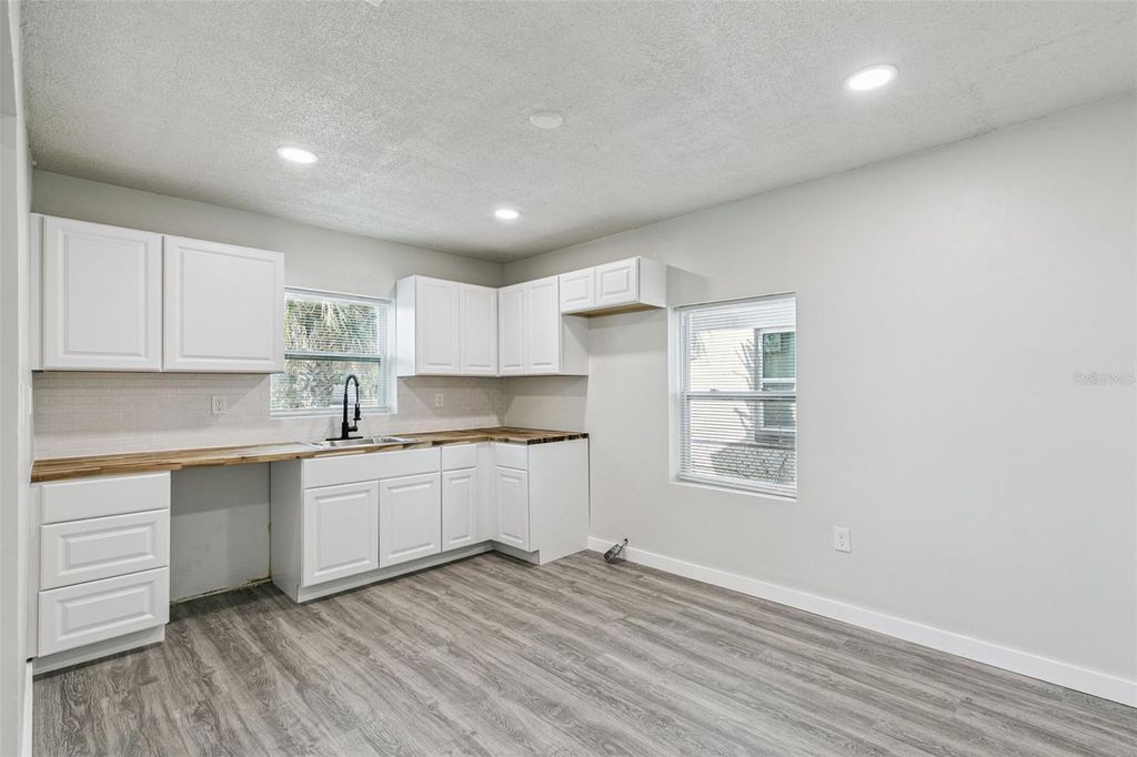 Image 12 of property listing at 5419 OLD CHENEY HIGHWAY, Orlando, FL 32807
